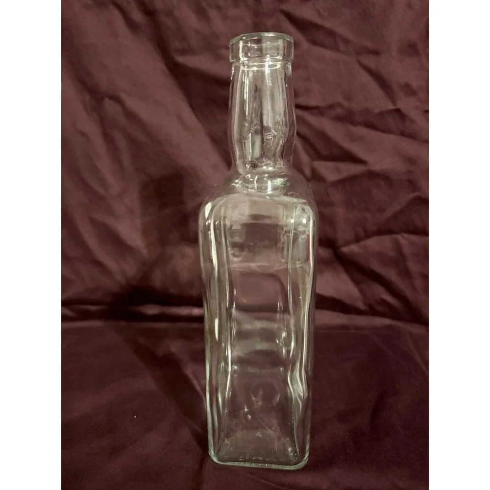 EMPTY Berlin Packaging liquor/liqueur bottle clear glass decanter 9.5”